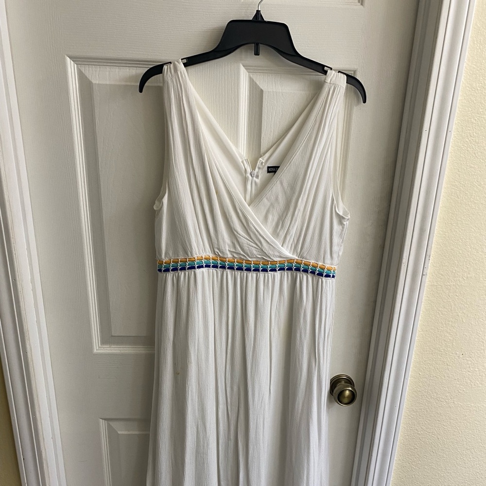 Nina Leonard White Goddess Dress Size L - Elegant & Flowy